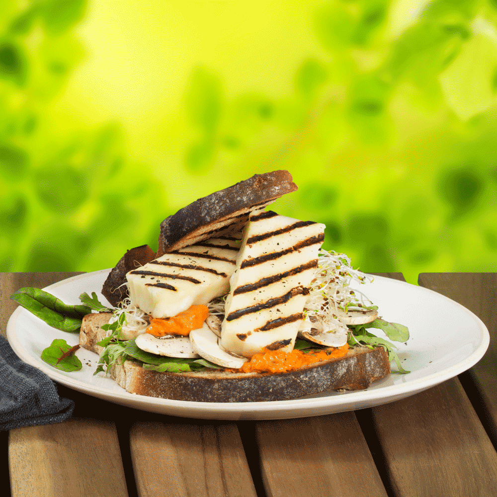 Farmer’s toast with halloumi